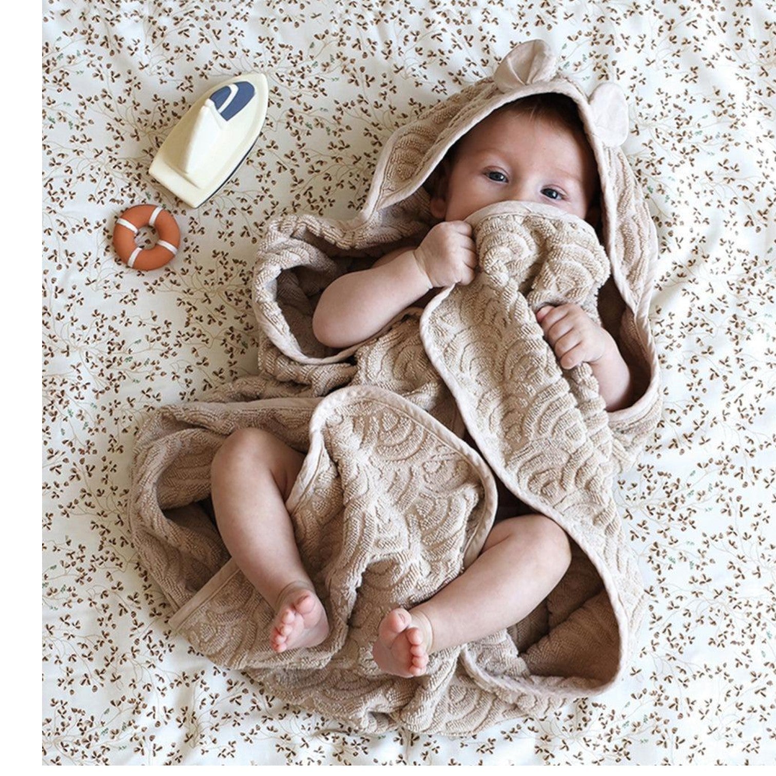 Cam Cam Copenhagen kūdikių rankšluostis su gobtuvu ir ausytėmis – GOTS – Almond